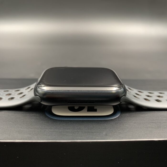 Apple Watch Series 7 Nike Edition 44MM Cellular Space Grey - Image 4
