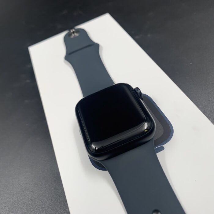 Apple Watch SE (Gen 2) 40MM Midnight - Image 6