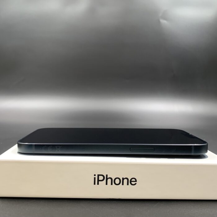 iPhone 13 128GB Midnight - Image 3