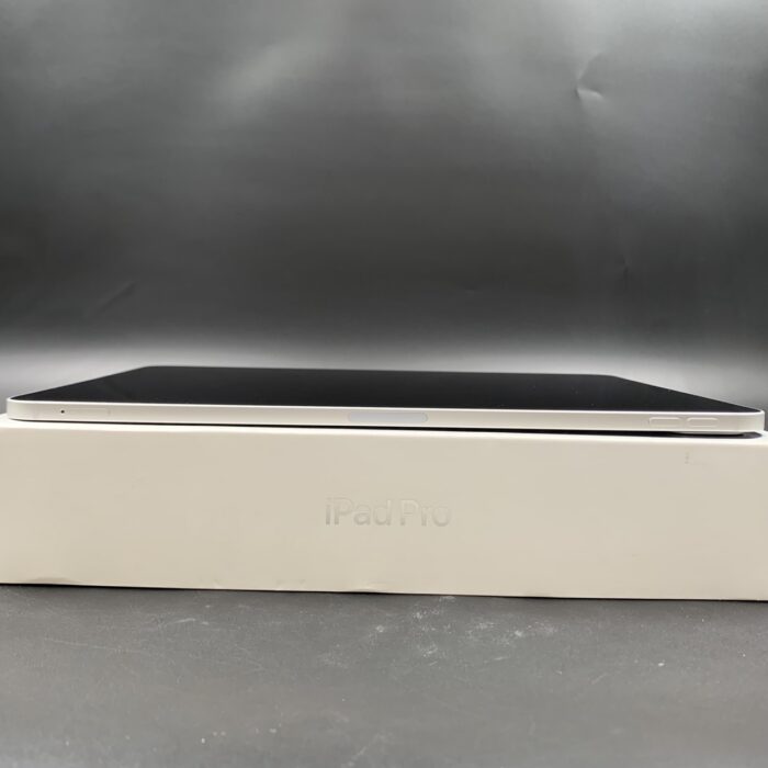 iPad Pro M1 (3rd Gen) 11" 128GB Wifi + Cellular - Image 2