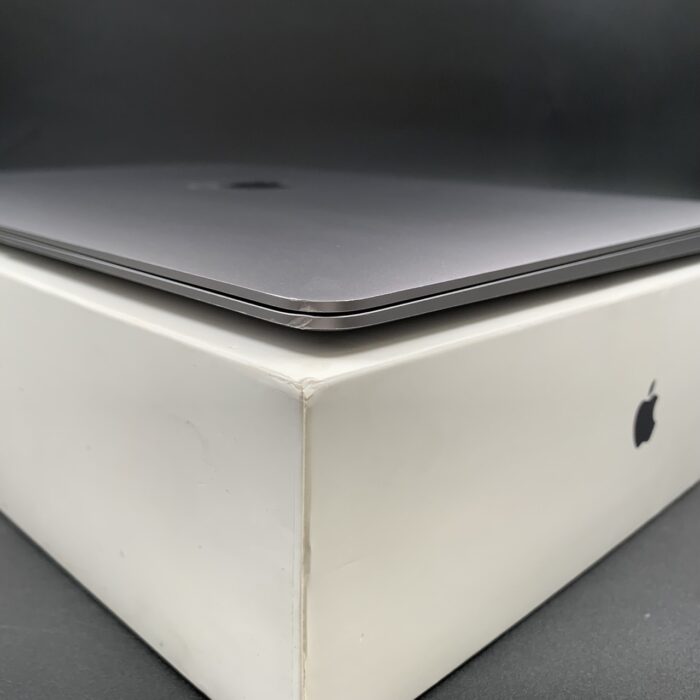 Macbook Air 13" 2018 Space Grey - Image 3