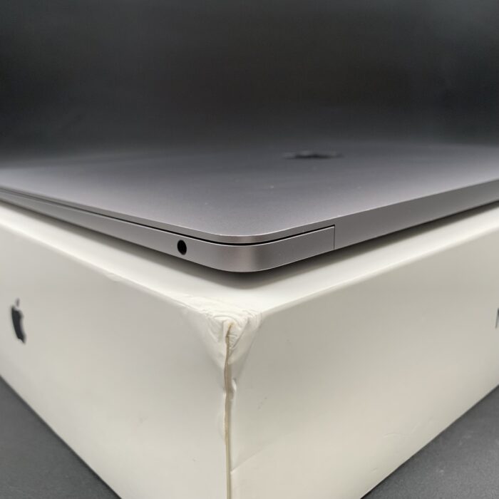 Macbook Air 13" 2018 Space Grey - Image 4