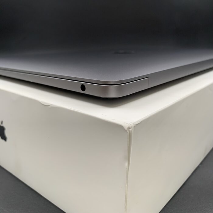 Macbook Air M1 13-inch 256GB Space Grey - Image 4