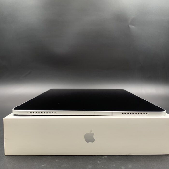 iPad Pro 12.9 (4th Generation) 1TB Wifi + Cellular Silver - Image 3