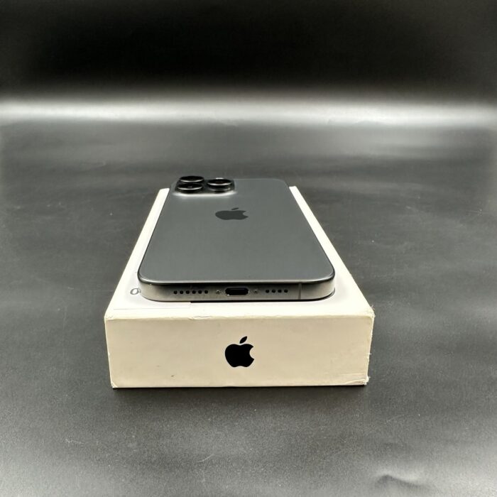 iPhone 15 Pro Max 256GB Black Titanium (Rain Only) - Image 4