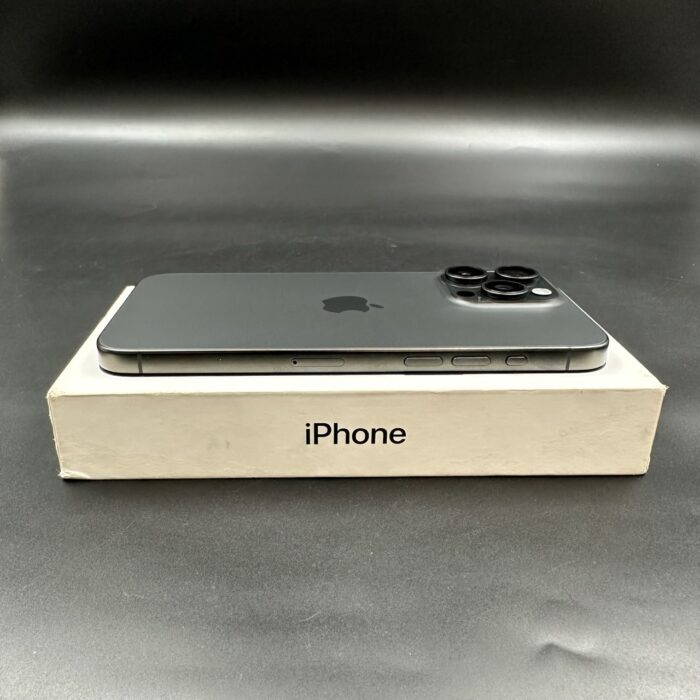 iPhone 15 Pro Max 256GB Black Titanium (Rain Only) - Image 5