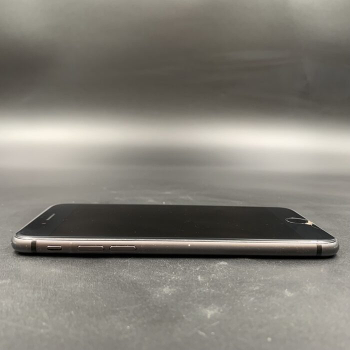 iPhone 8 64GB Space Grey (Cracked Screen) - Image 4