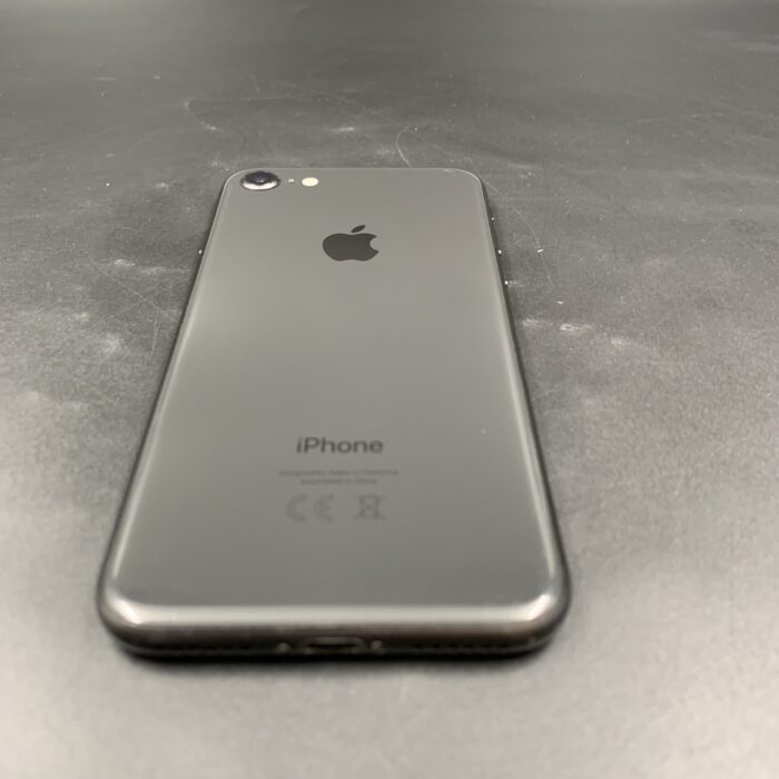 iPhone 8 64GB Space Grey (Cracked Screen) - Image 7
