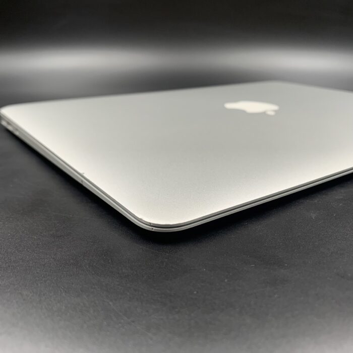 Macbook Air 2010 13" | 1.86 GHz Intel Core 2 Duo | 2GB | 128GB | Silver - Image 2