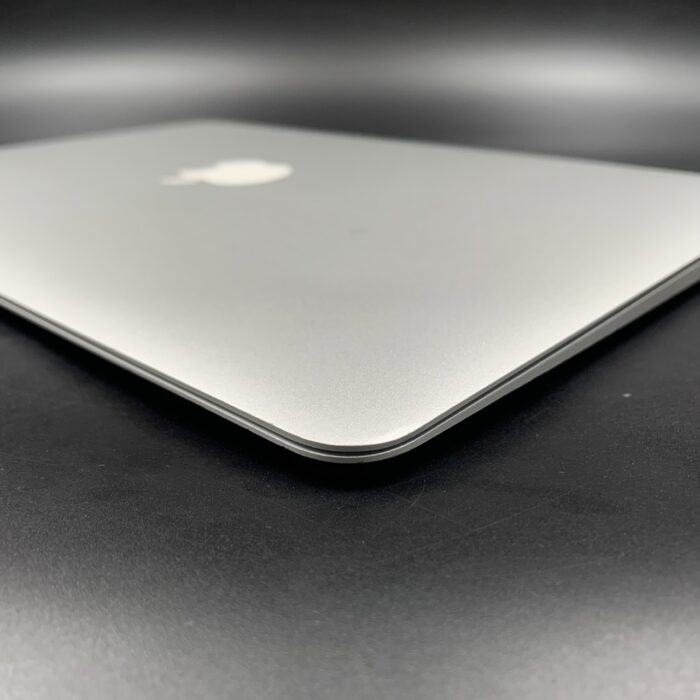 Macbook Air 2010 13" | 1.86 GHz Intel Core 2 Duo | 2GB | 128GB | Silver - Image 3