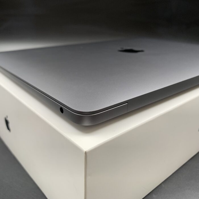 Macbook Air M1 13-inch 256GB Space Grey - Image 4