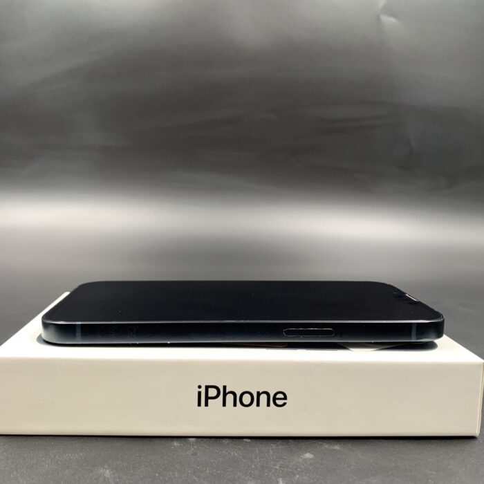 iPhone 13 128GB Midnight - Image 3