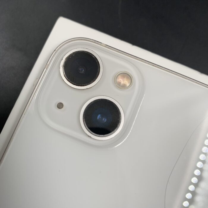iPhone 13 128GB Starlight (Cracked Back) - Image 9