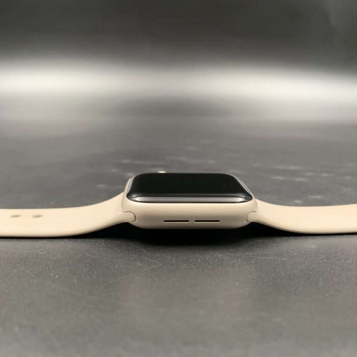 Apple Watch SE (2nd Generation) 40MM Silver - Image 4