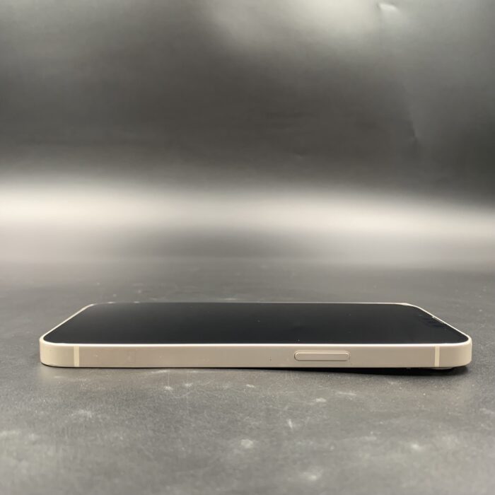 iPhone 13 128GB Starlight - Image 2