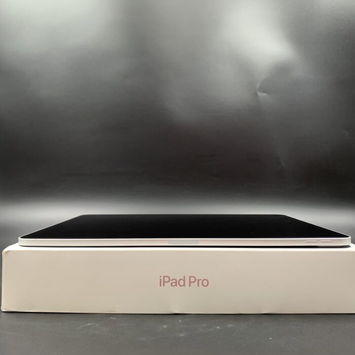 iPad Pro 12.9 (4th Generation) 128GB Wifi - Image 2