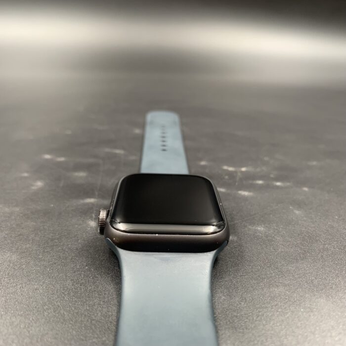 Apple Watch SE 40MM Space Grey - Image 3