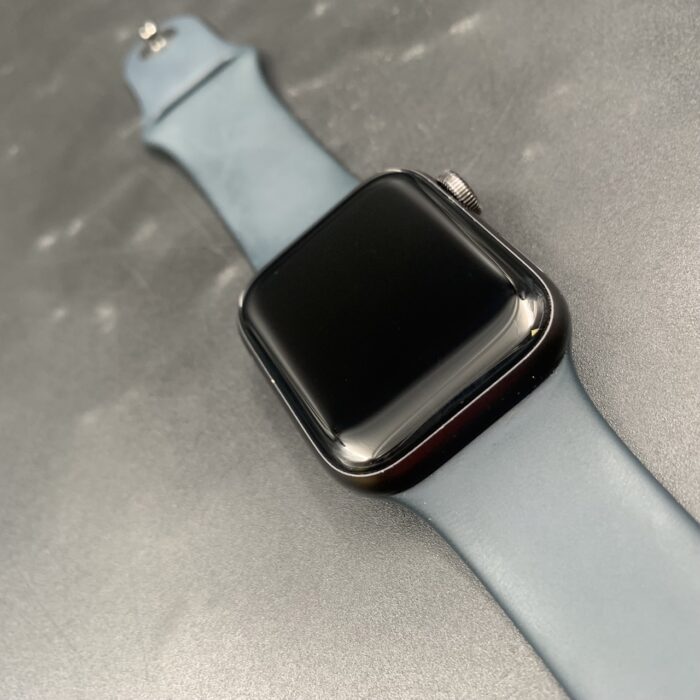 Apple Watch SE 40MM Space Grey - Image 6