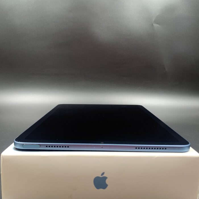 iPad Air 5th Gen M1 | 64GB | Blue - Image 3