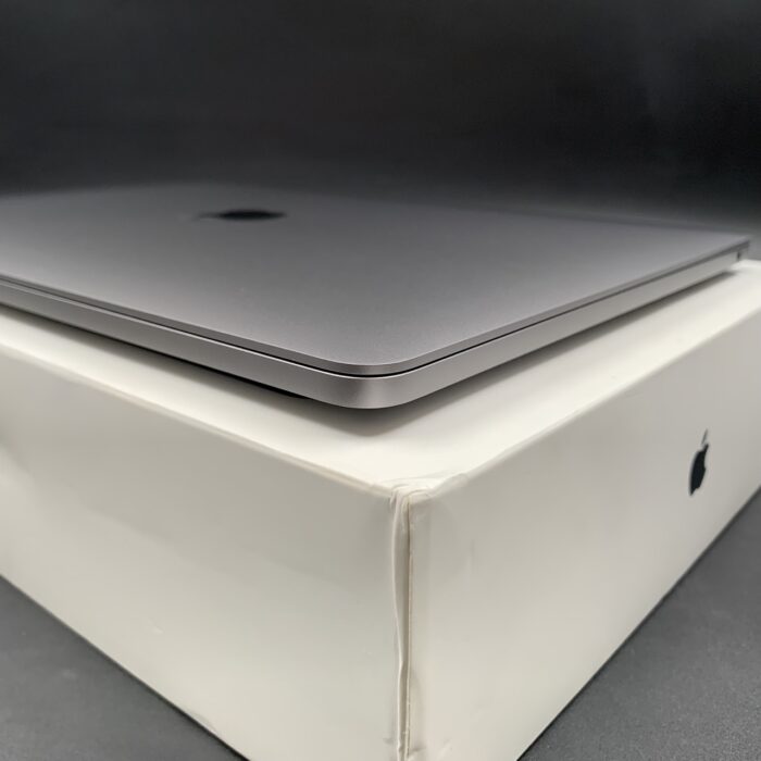 Macbook Pro 13" M2 256GB Space Grey - Image 2
