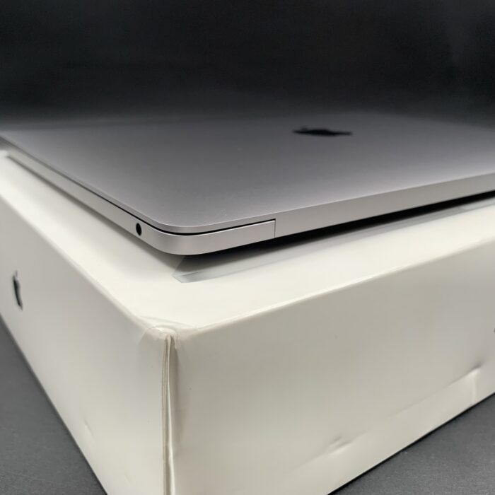Macbook Pro 13" M2 256GB Space Grey - Image 3