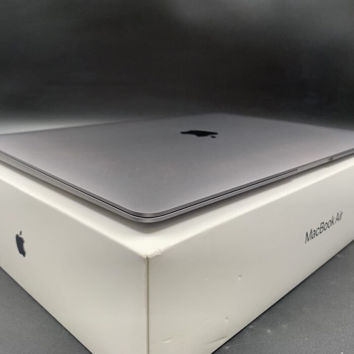 Macbook Air M1 13-inch 256GB Space Grey - Image 2
