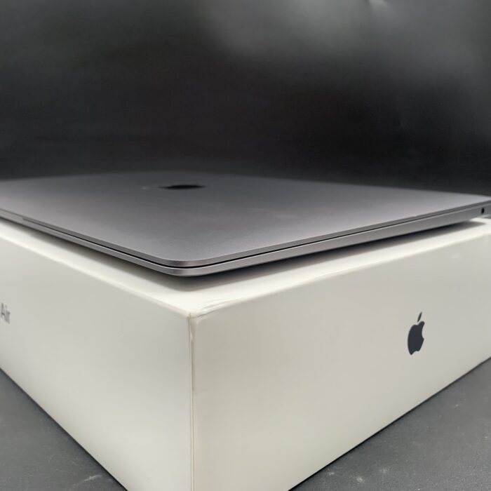 Macbook Air M1 13-inch 256GB Space Grey - Image 3
