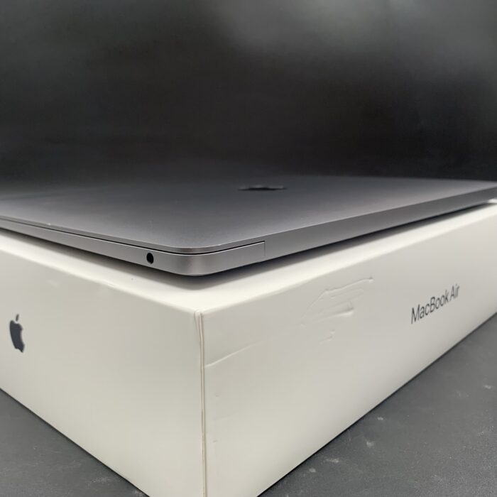 Macbook Air M1 13-inch 256GB Space Grey - Image 4