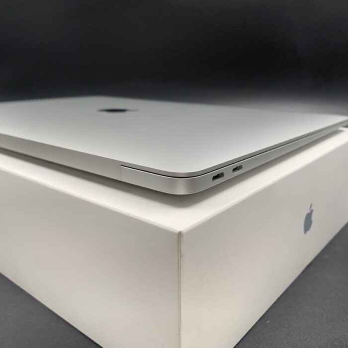 Macbook Air M1 13-inch 256GB Silver - Image 5