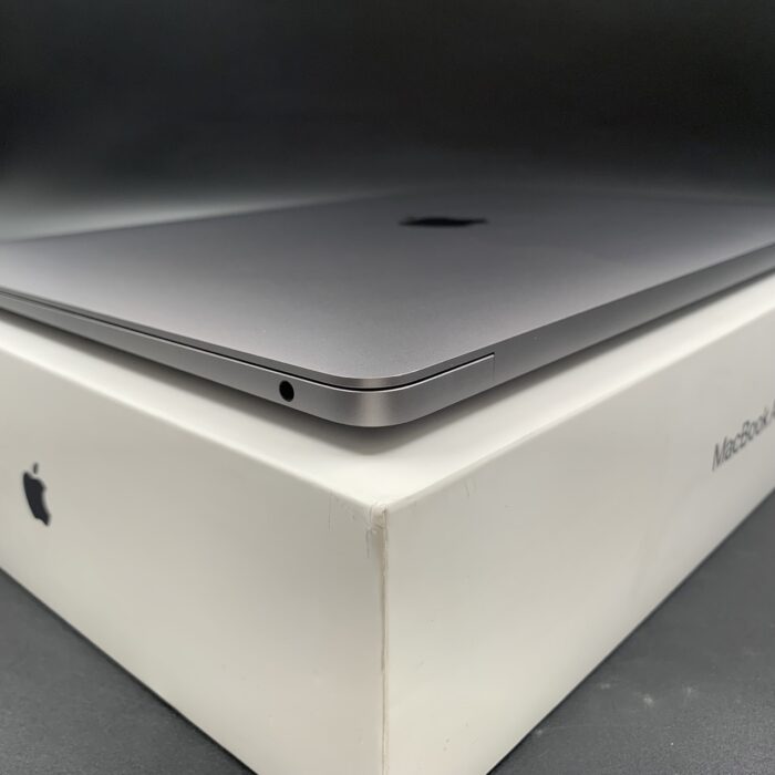 Macbook Air M1 13-inch 256GB Space Grey - Image 4