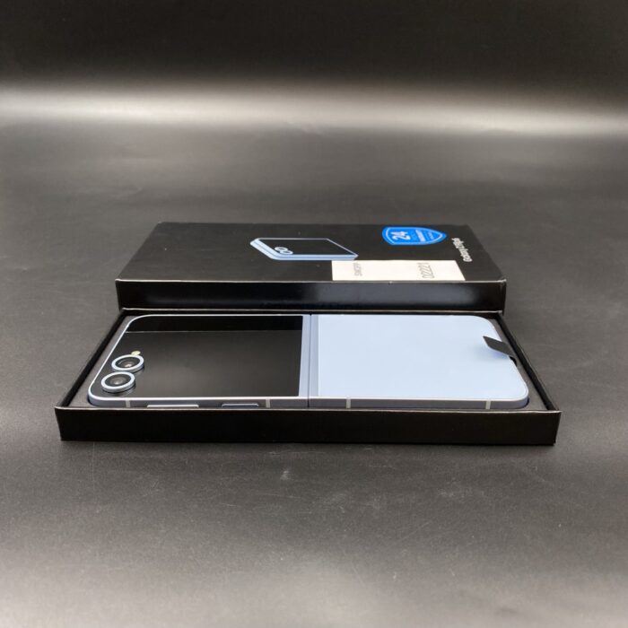 Samsung Z Flip 6 256GB Blue - Image 2