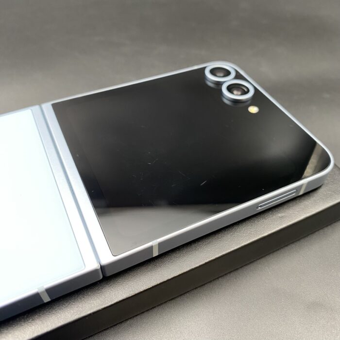 Samsung Z Flip 6 256GB Blue - Image 7