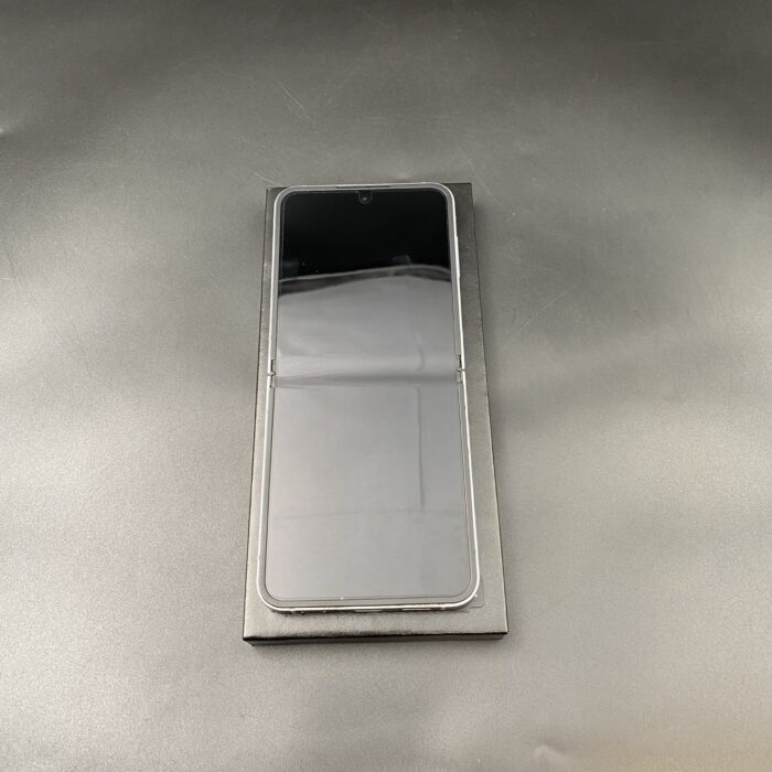 Samsung Z Flip 6 256GB Blue - Image 8