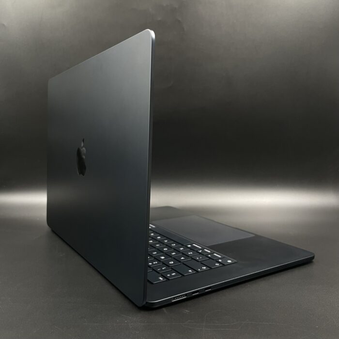 Macbook Air M3 15-inch 256GB Space Black - Image 2