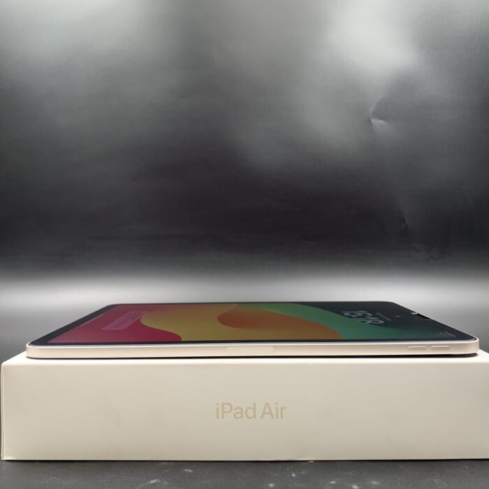 iPad Air 5th Gen M1 64GB Wifi Starlight - Image 2