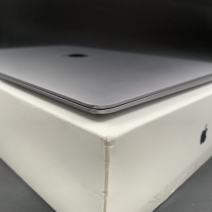 Macbook Air 13" 2018 Space Grey - Image 3