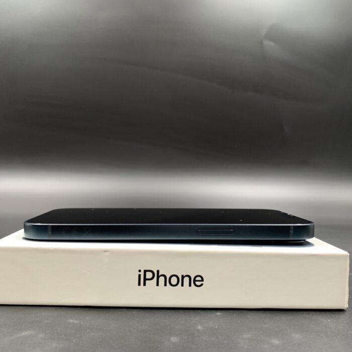 iPhone 13 128GB Midnight - Image 3