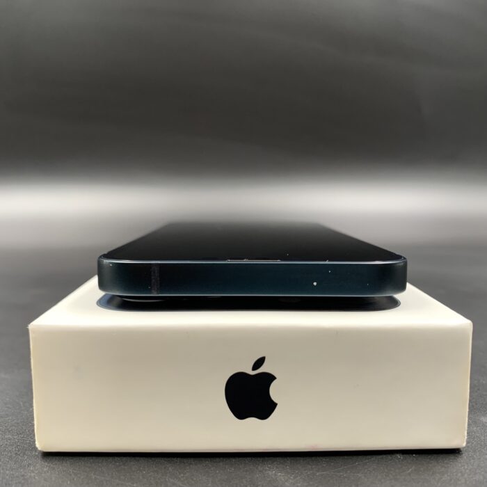 iPhone 13 128GB Midnight - Image 4