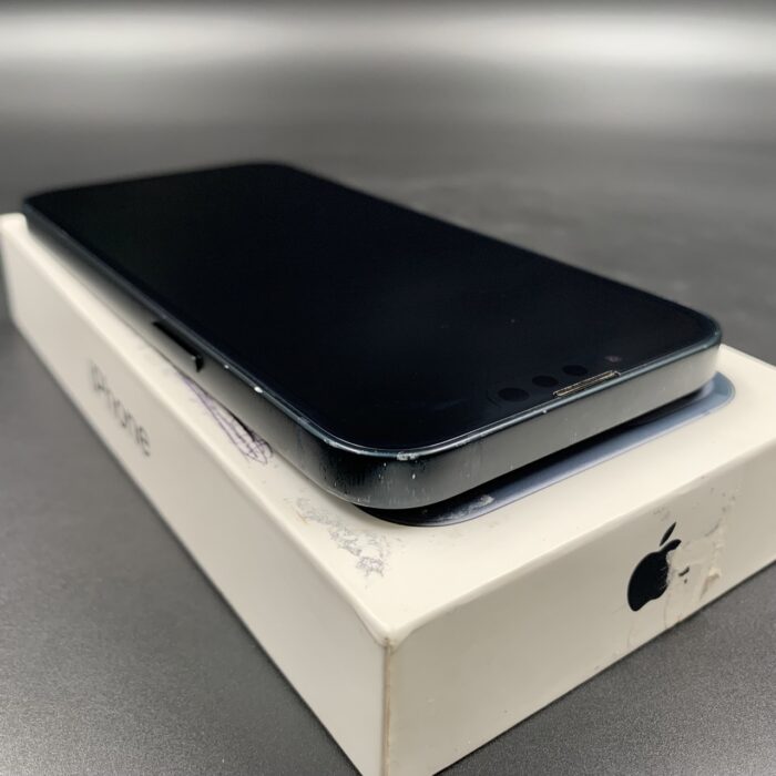 iPhone 13 128GB Midnight - Image 4
