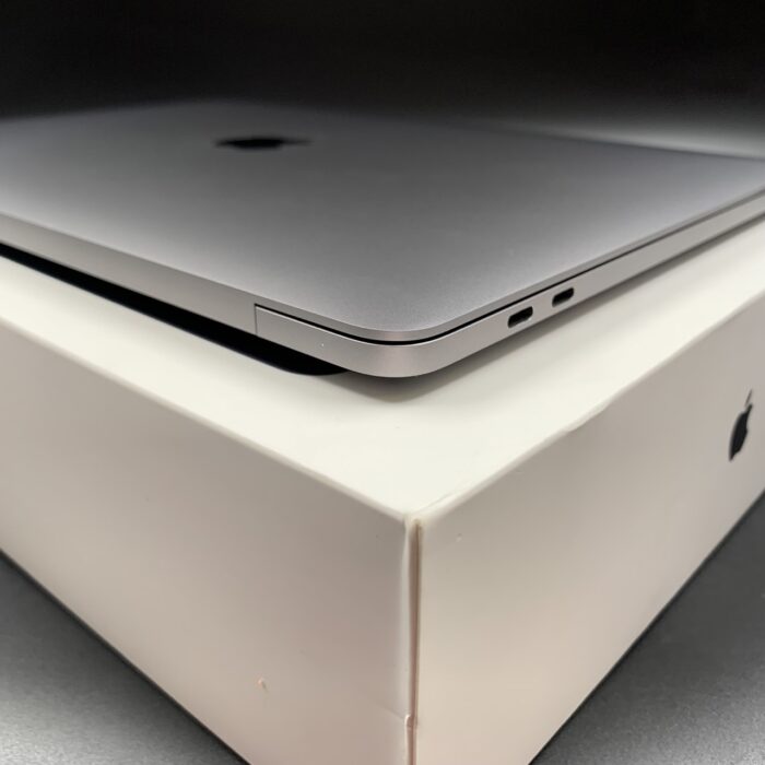 Macbook Pro M1 13" 512GB | 8GB Ram | Space Grey - Image 5