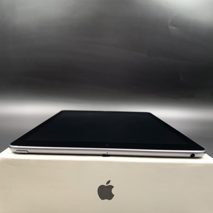 iPad (9th Gen) 64GB Wifi Space Grey - Image 3