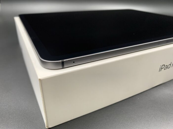 iPad Pro 12.9" M1 (5th Gen) 512GB Wifi + Cellular Space Grey - Image 2
