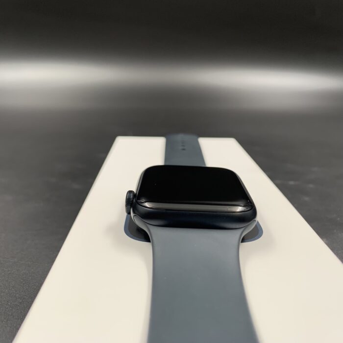 Apple Watch SE (Gen 2) 42MM GPS + Cellular Midnight - Image 3