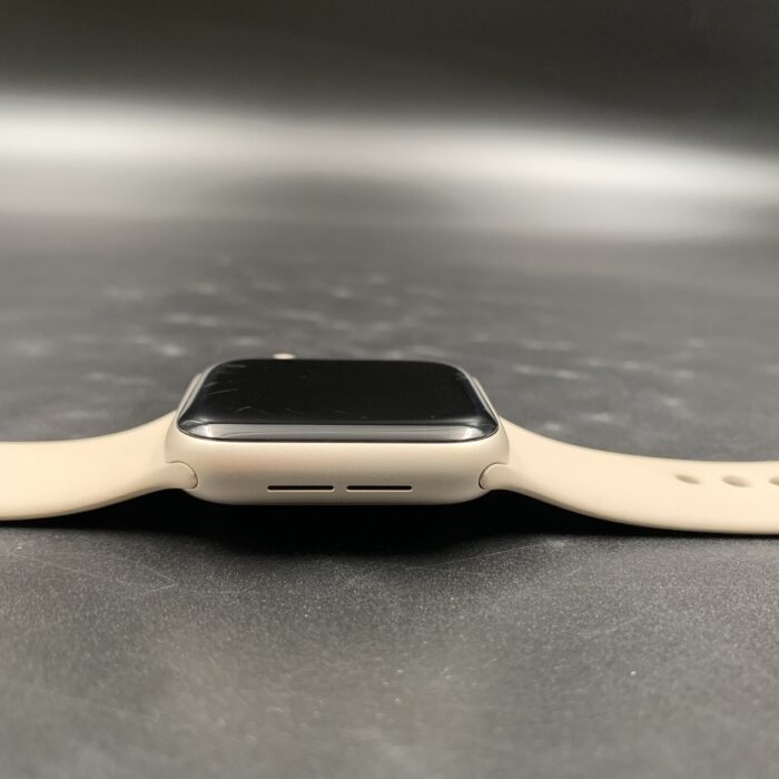 Apple Watch Series SE (Gen 2) Silver - Image 4