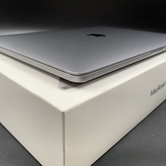 Macbook Pro M1 13" 512GB | 16GB Ram | Space Grey - Image 2