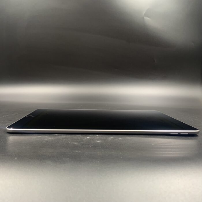 iPad Pro (10.5 - Inch) 64GB Wifi + Cellular Space Grey - Image 2
