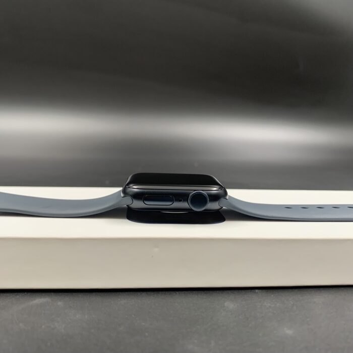 Apple Watch SE (2nd Gen) 40MM Midnight - Image 2