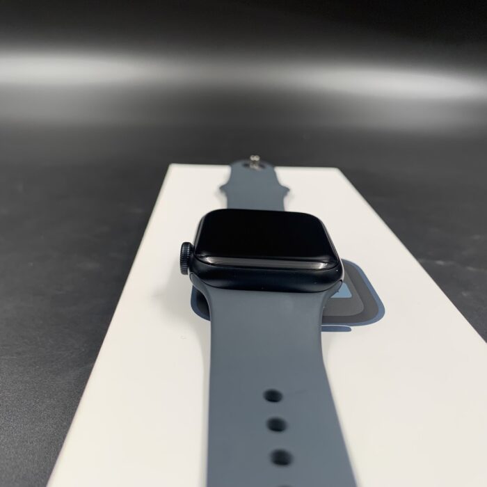 Apple Watch SE (2nd Gen) 40MM Midnight - Image 3