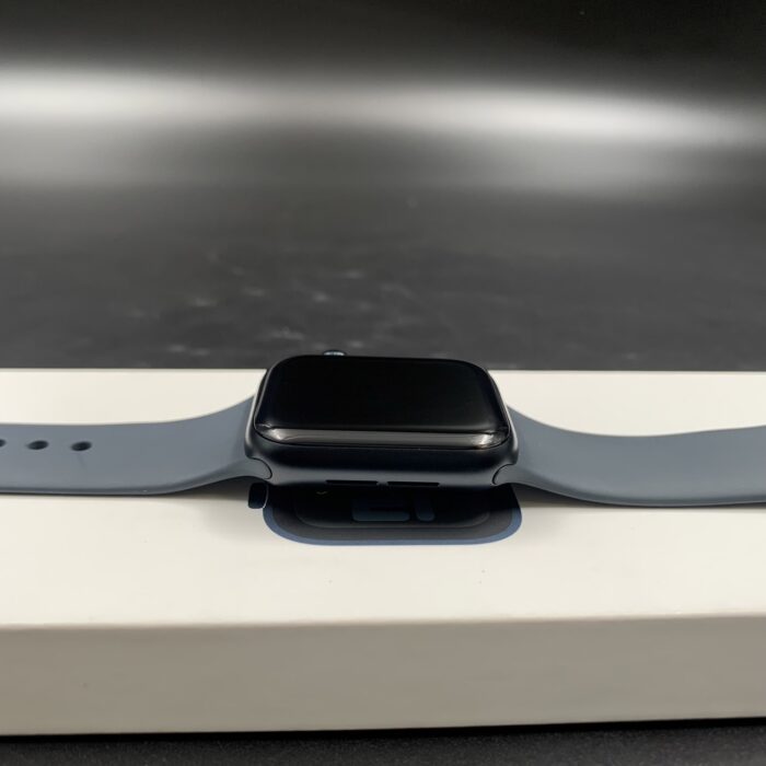 Apple Watch SE (2nd Gen) 40MM Midnight - Image 4
