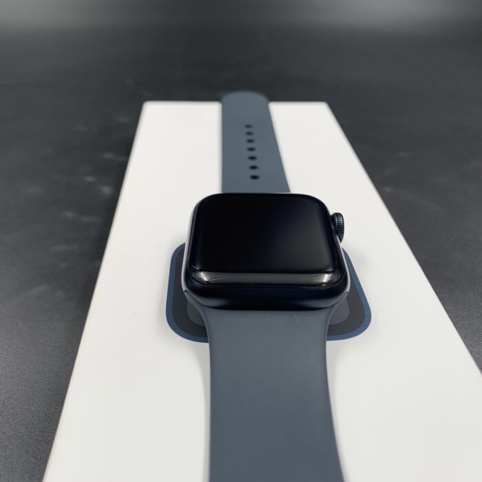 Apple Watch SE (2nd Gen) 40MM Midnight - Image 5